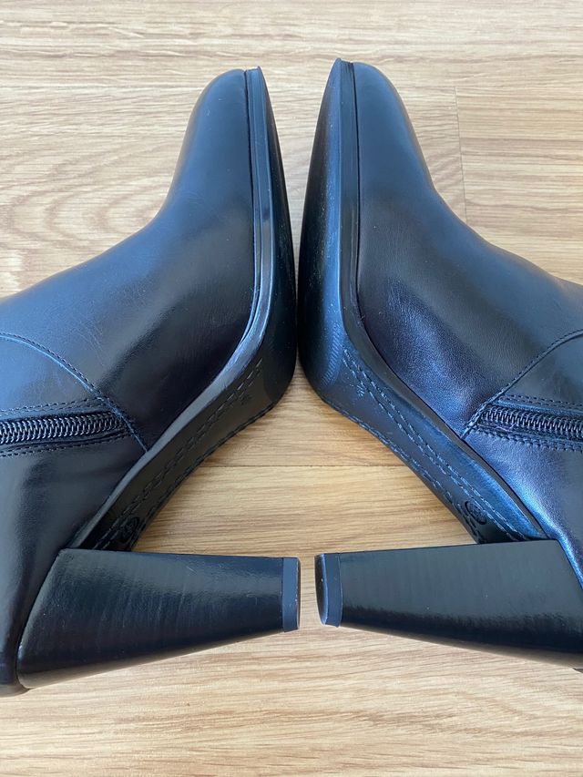 Botines piel color negro Vogue Talla 40