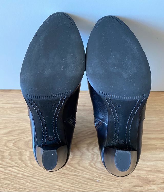 Botines piel color negro Vogue Talla 40