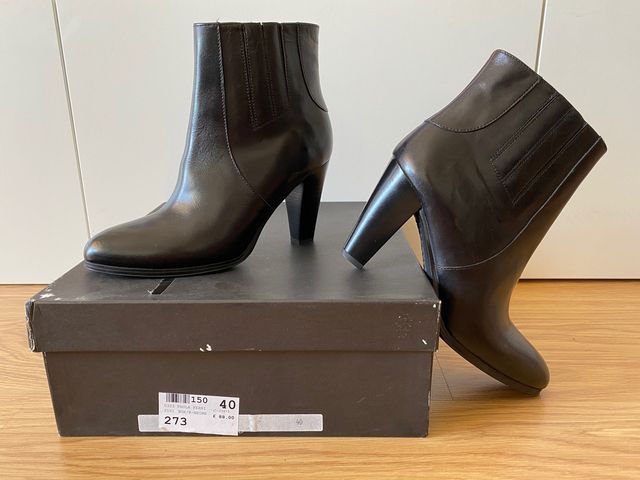 Botines piel color negro Vogue Talla 40