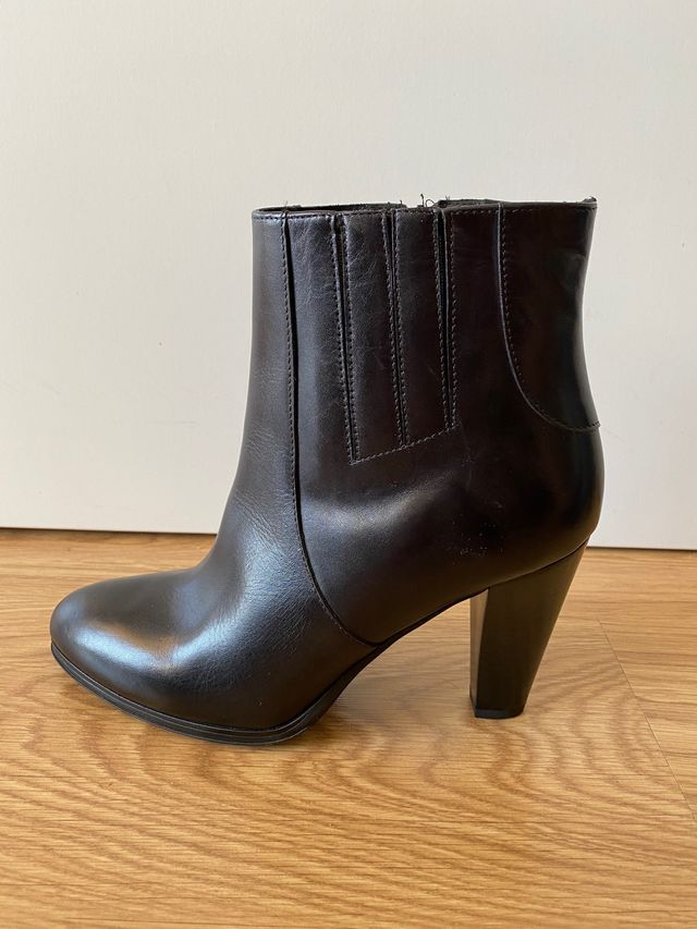 Botines piel color negro Vogue Talla 40