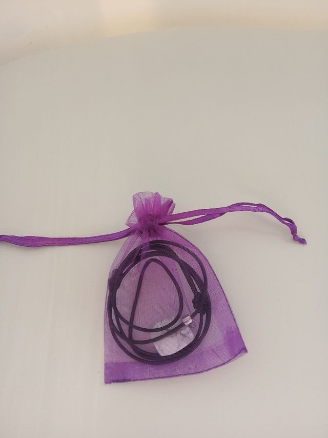 NUEVO!!mineral Howlite blanca con cordón de cuero