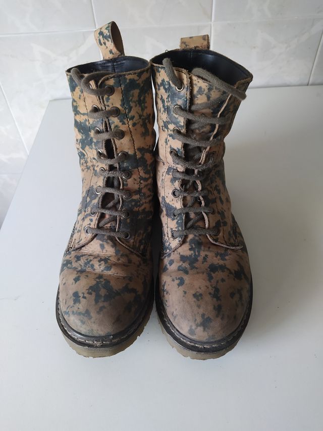 Botas militares de piel