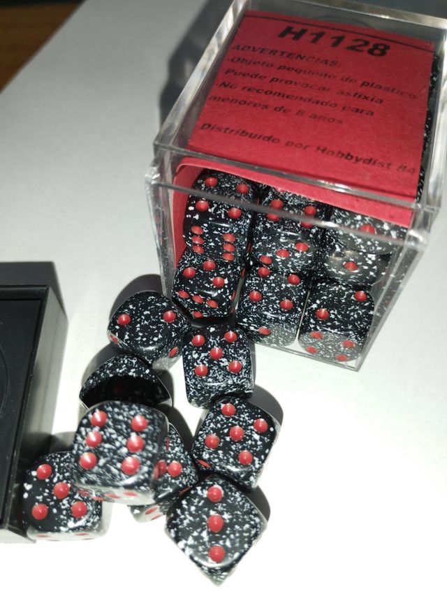 Dados. Caja de 36 dados D6 de 12 mm. H1128.