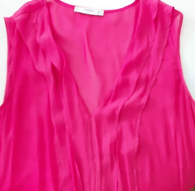 Camisa escote V con volantes