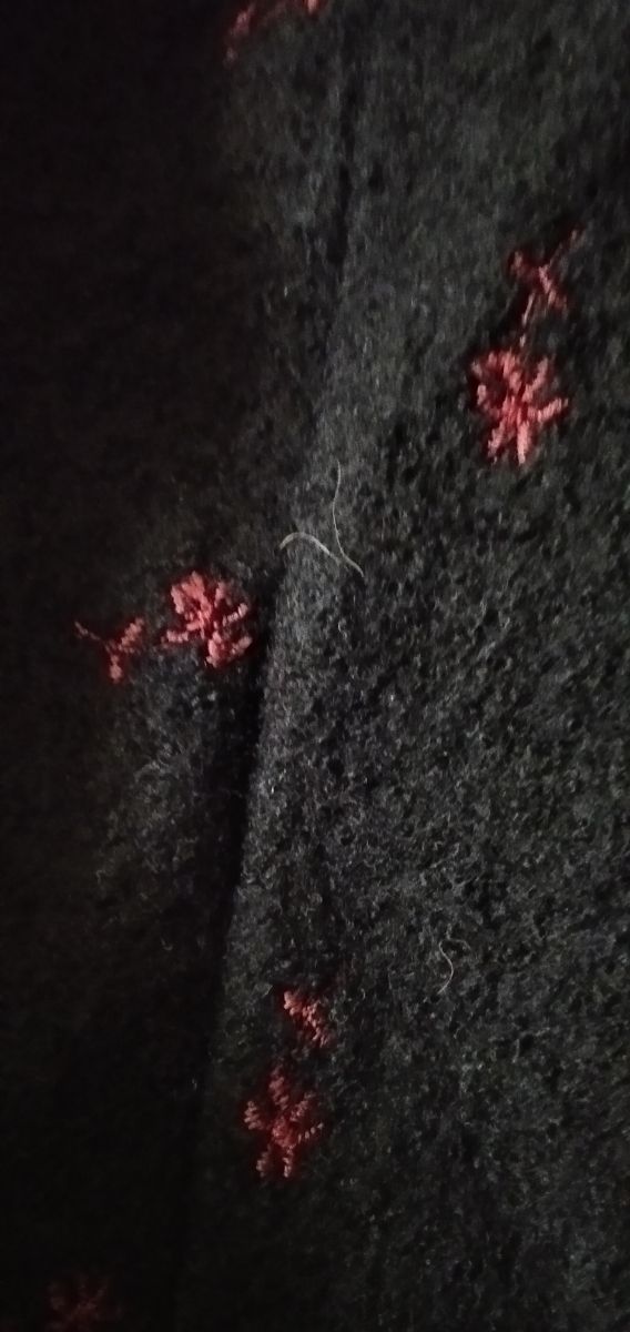 Chaqueta punto bordada