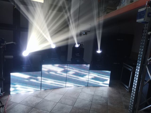alquiler de iluminación y pantallas led
