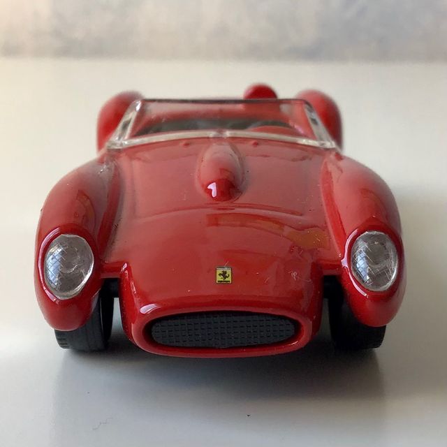 FERRARI 250 TESTA ROSSA 1:43