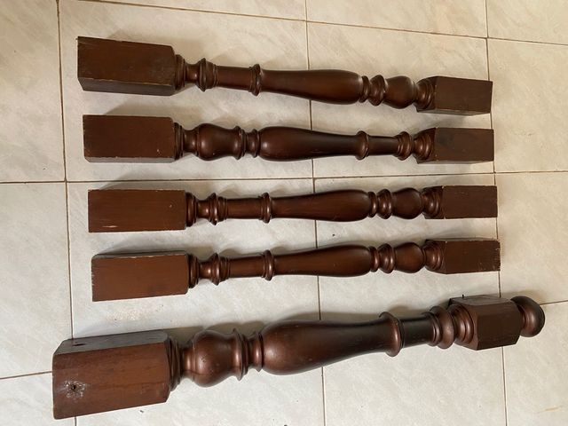 Columnas MACIZAS de madera castaño