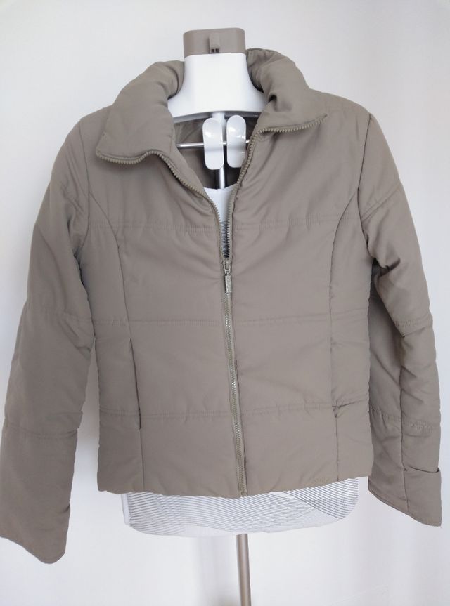 Abrigo acolchado talla S marca XDYE-Pull&Bear. En
