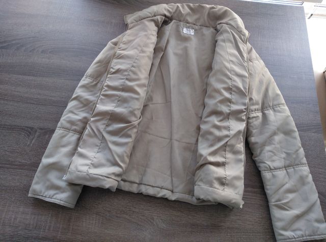 Abrigo acolchado talla S marca XDYE-Pull&Bear. En
