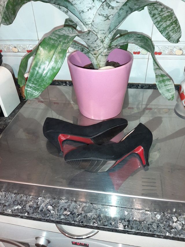 Zapatos negros.Colourcherie.Nuevos.