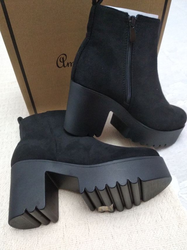 BOTAS SIN ESTRENAR.MARCA AMOR AMORE