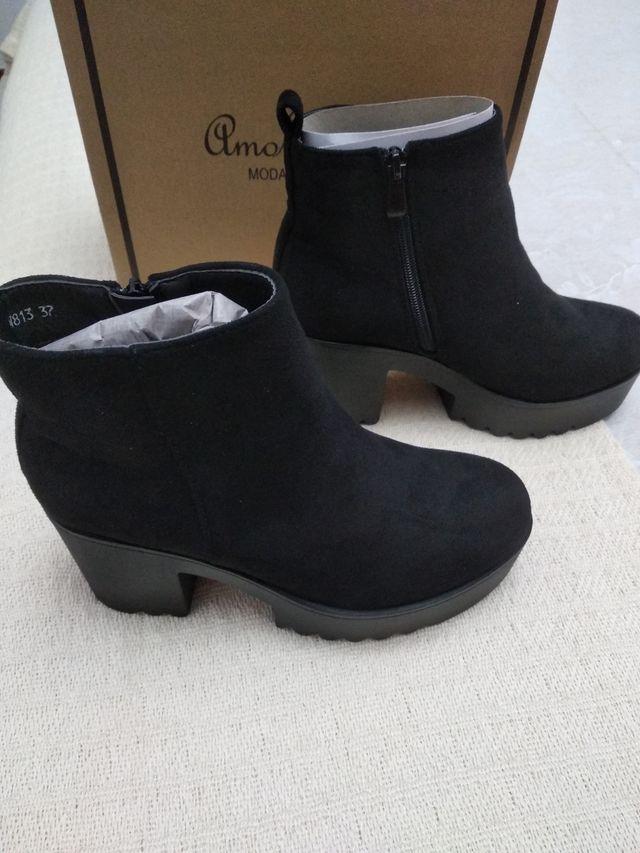 BOTAS SIN ESTRENAR.MARCA AMOR AMORE