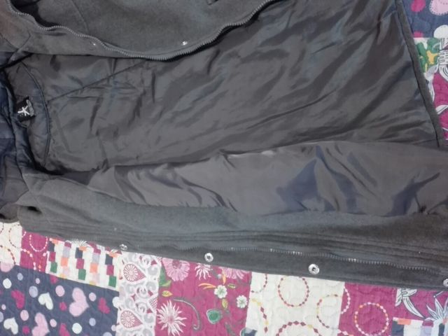 chaqueta gris