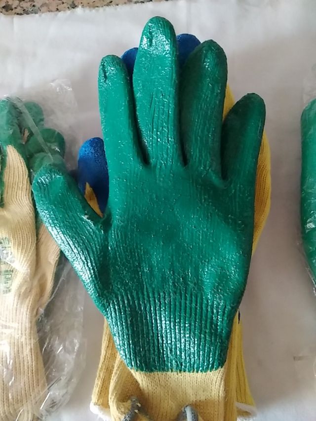 GUANTES PARA JARDINERÍA O BRICOLAJE