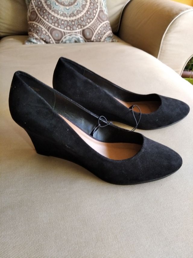 Zapatos cuña antelina negra T-39