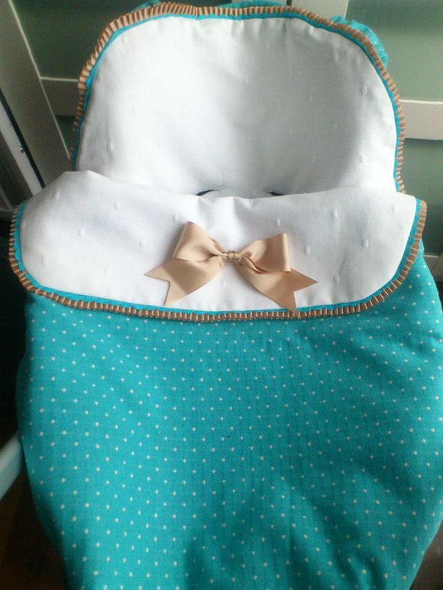 Saco invierno Maxicosi con manoplas a juego