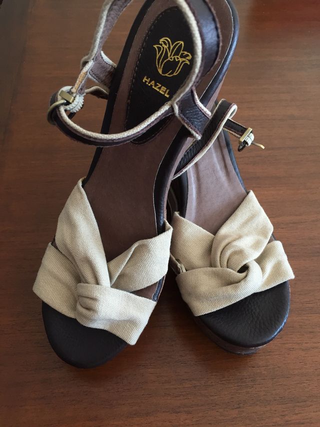 Preciosas cuñas piel y corcho, beis y marrones