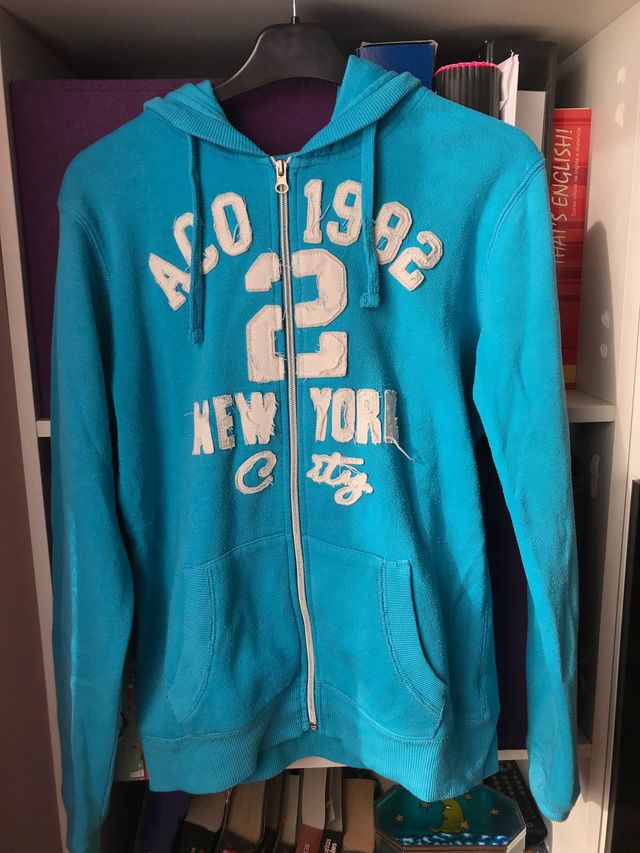 Sudadera con cremallera azul