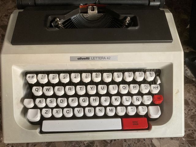 Maquina Escribir Olivetti lettera 42