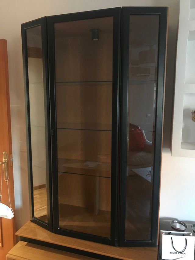 Vitrina madera y cristal
