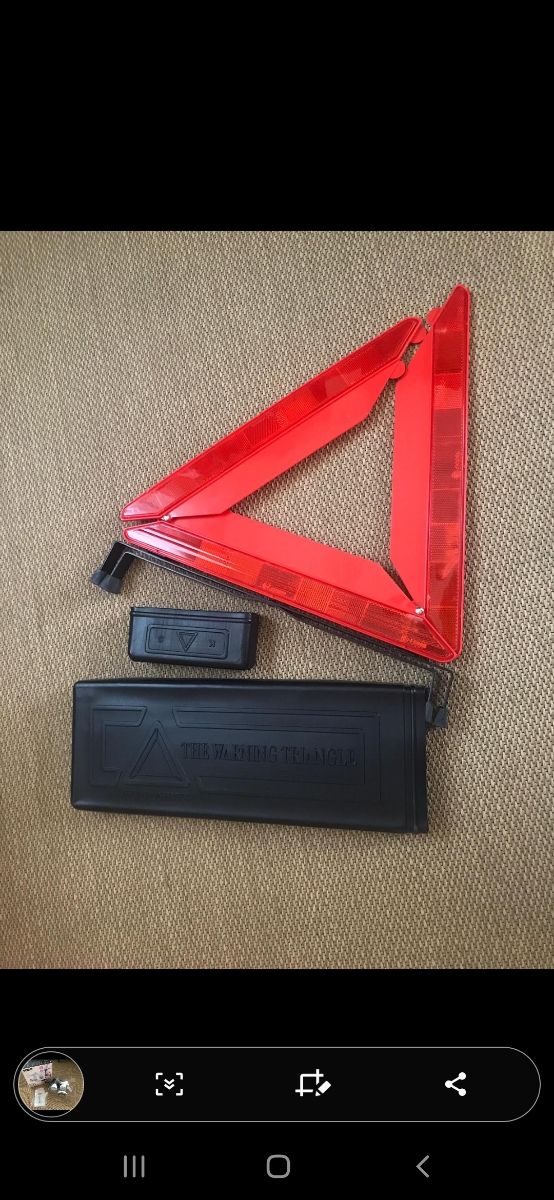 2 triangoli per auto