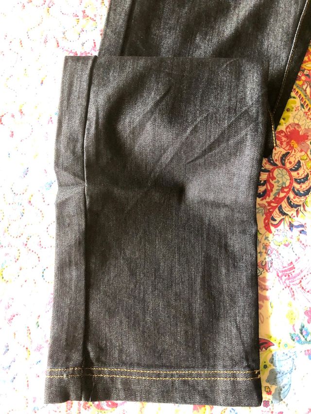 Pantalón vaquero negro