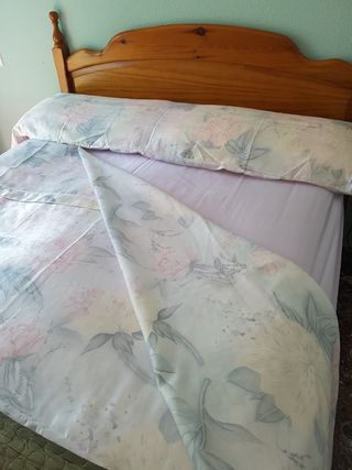 Juego sábanas satinadas cama 1,35 de segunda mano por 20 Sabana bajera ajustable cama 1,35 de segunda mano por 6 € en