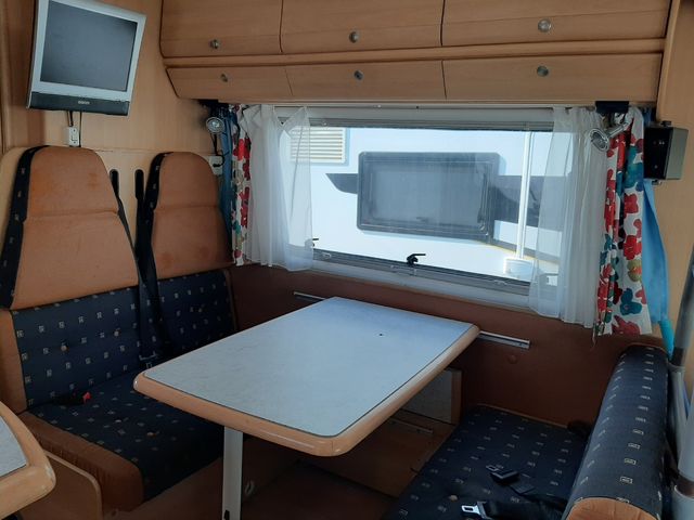 Dethleffs Esprit 5880 2003 de segunda mano por 27.500 € en Colonia