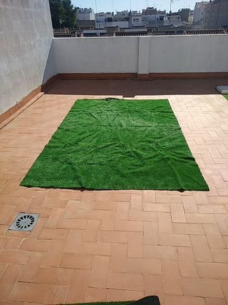 Césped artificial de segunda mano | WALLAPOP
