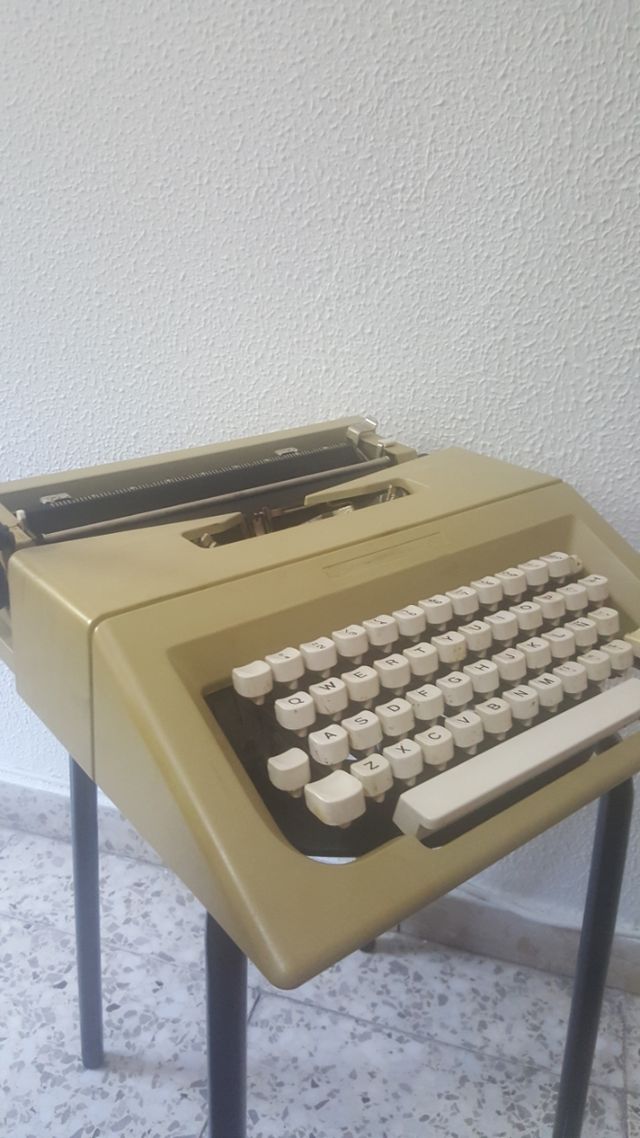 Máquina Mecanografía Olivetti letera 25