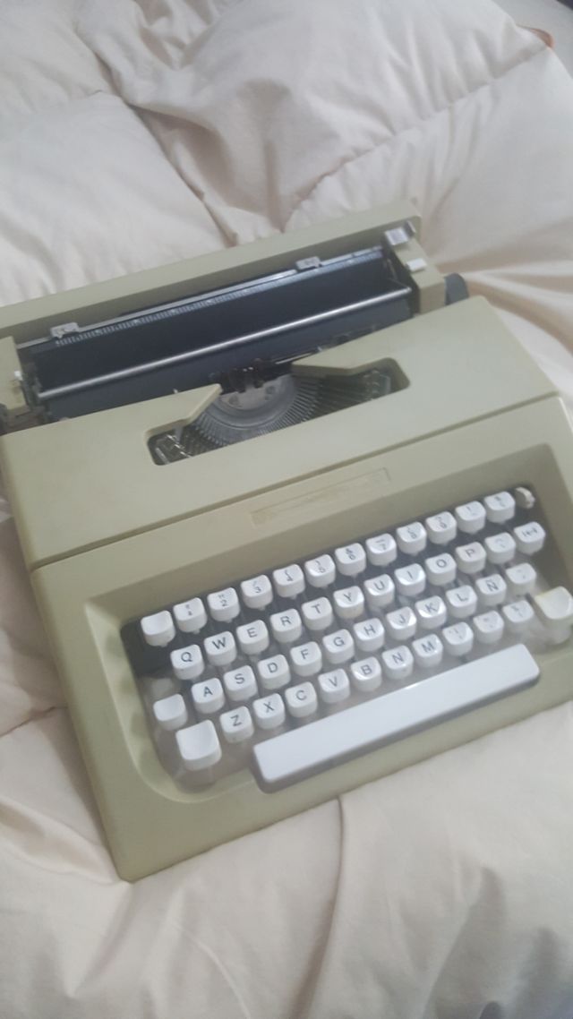 Máquina Mecanografía Olivetti letera 25