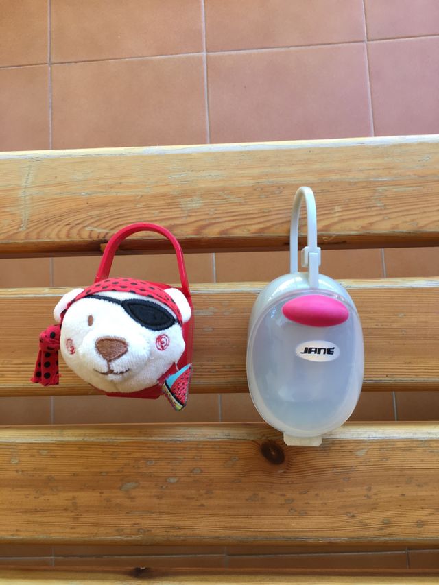 Porta chupetes tuc tuc y jane
