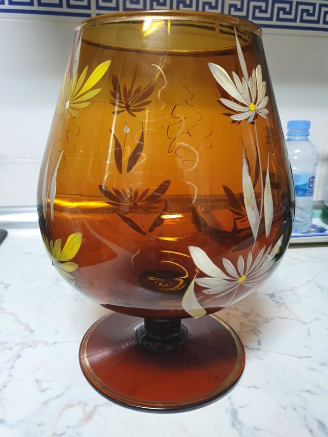 Copa cristal 24cm d altura,decorada. MUY ANTIGUA.