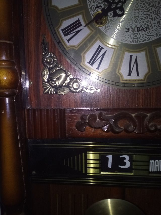 RELOJ DE PARED ANTIGUO DE MADERA