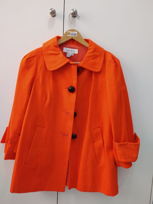 Abrigo naranja