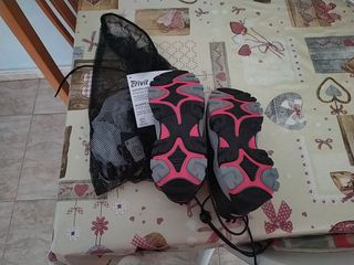 Zapatilla trekking talla 33 de segunda mano por 5 EUR en Rubí en WALLAPOP