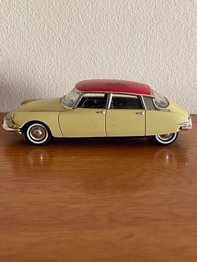 Antiguo Citroen DS 19
