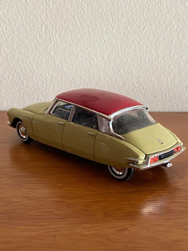 Antiguo Citroen DS 19