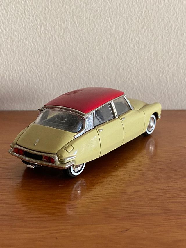 Antiguo Citroen DS 19