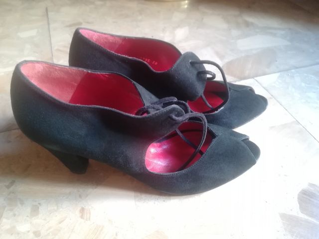 Zapatos de tacón negros