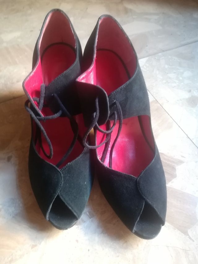 Zapatos de tacón negros