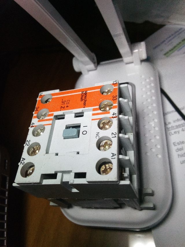 Contactor 4 polos x 10A