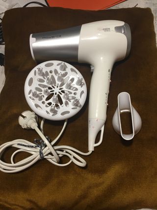 Secador ROwenta 2300 w ionic de segunda mano por 20 EUR en Barcelona en  WALLAPOP