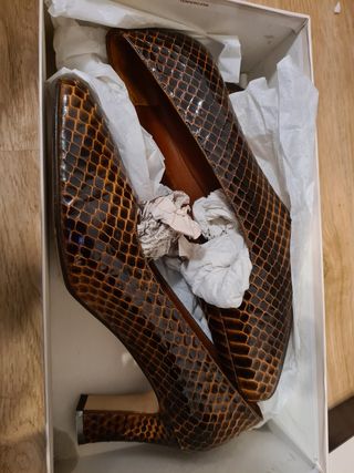 Zapatos tacon bajo luxan corte inglés t36 de segunda mano por 5 EUR en  Madrid en WALLAPOP