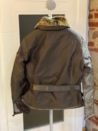 ANORAK MORADO PEUTEREY T.42 nuevo