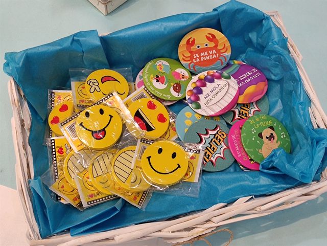 lápices con goma de borrar emoticon emojis