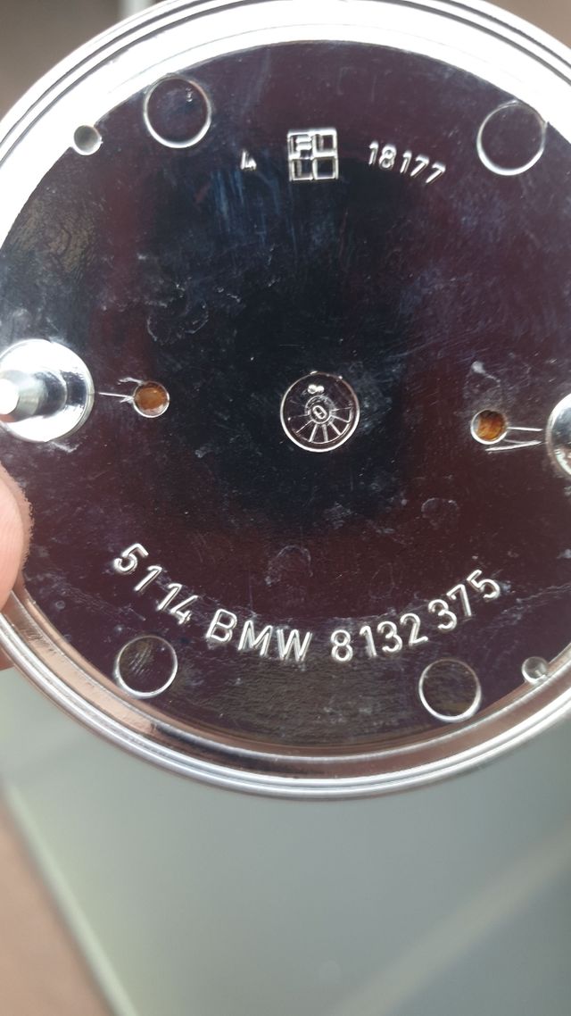 Emblema BMW de portón y tapas de llantas