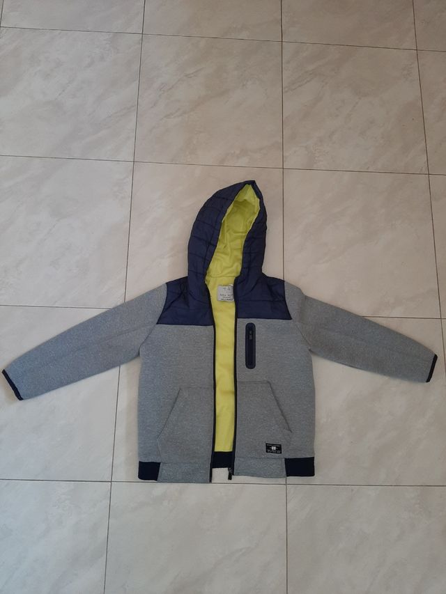 Chaqueta gris Zara