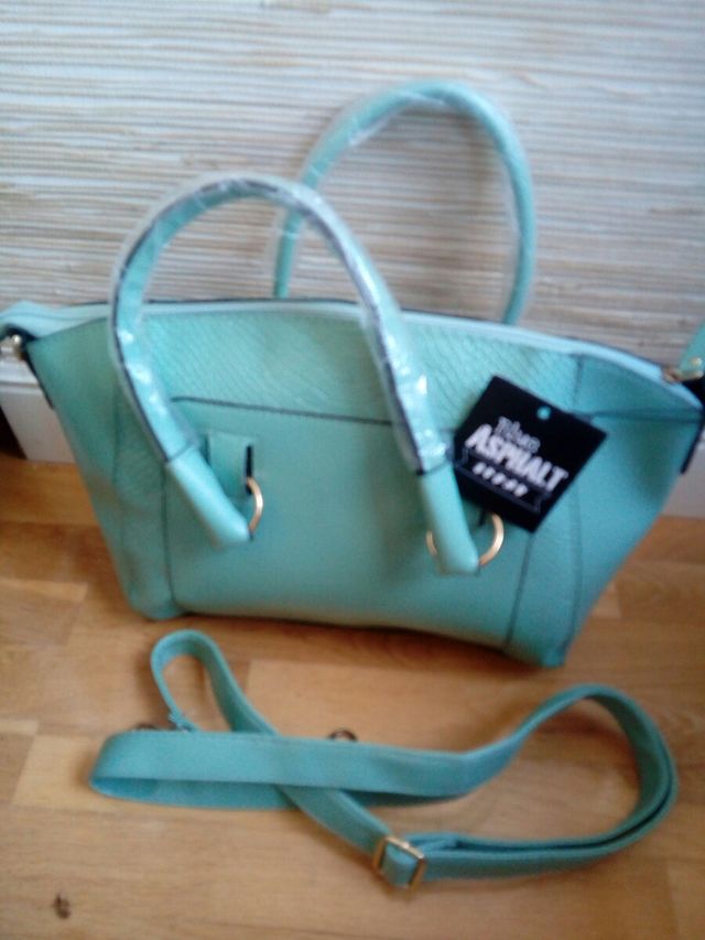 Bolso Verde nuevo a estrenar pir 15 euros
